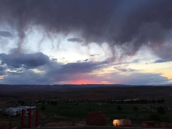 The sunset view from our hotel that night. The clouds in Arizona are interesting. They're like misty and feels like dropping down to earth. 